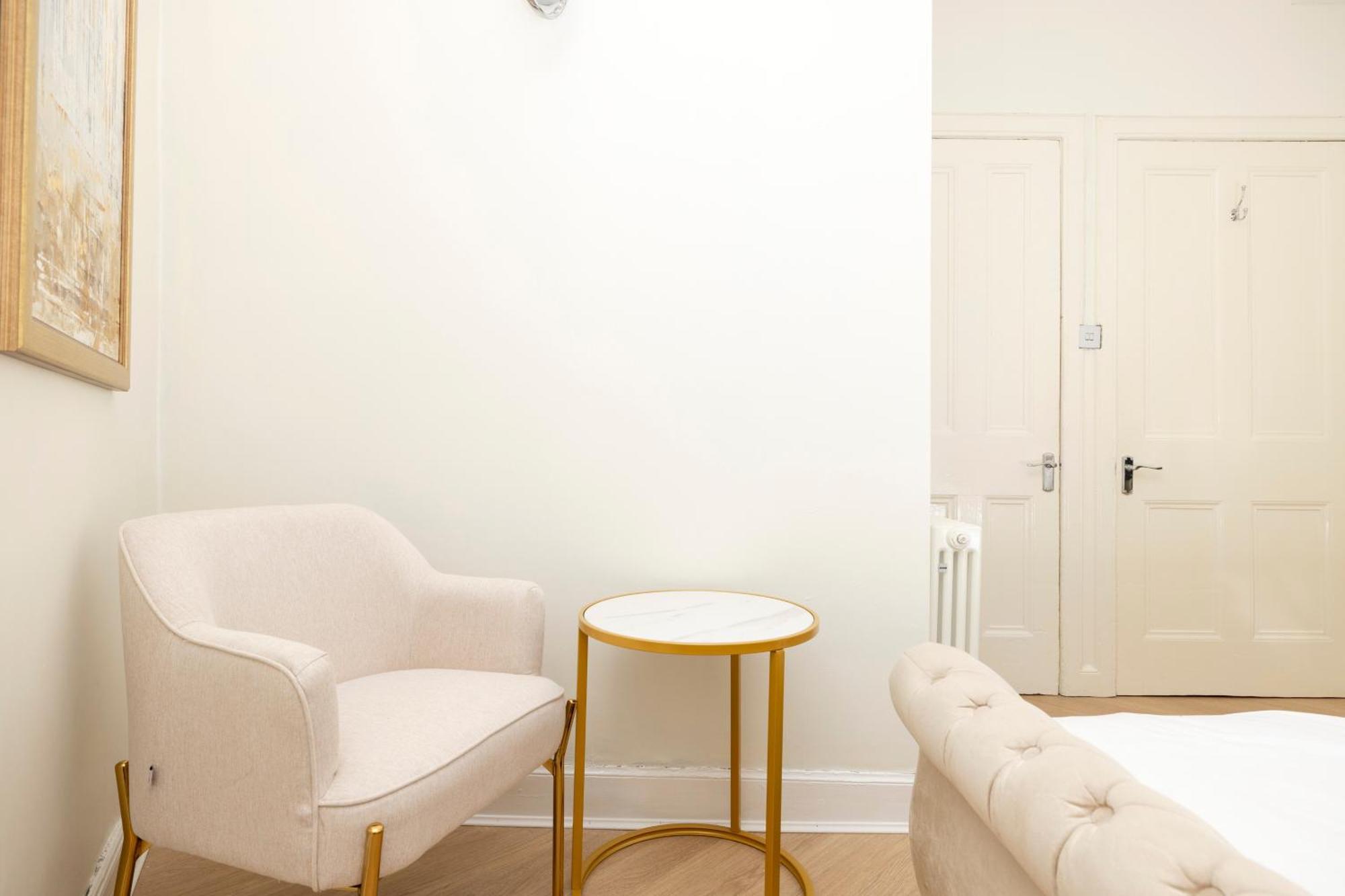Joivy Modern Flat In City Centre - For Up To 3 Guests Apartment Edinburgh Exterior photo